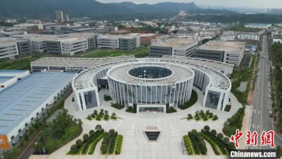 圖為中國(guó)稀金谷永磁電機(jī)產(chǎn)業(yè)園?！≮M縣區(qū)融媒體中心供圖