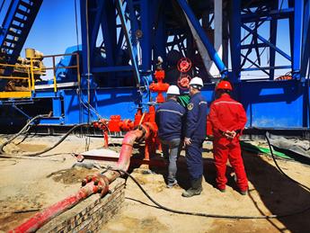 延長(zhǎng)油田采氣五廠車載式110型壓力測(cè)試裝置圖片8